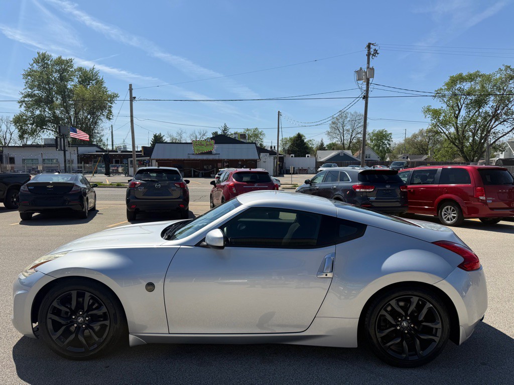 2015 Nissan 370Z Image 5