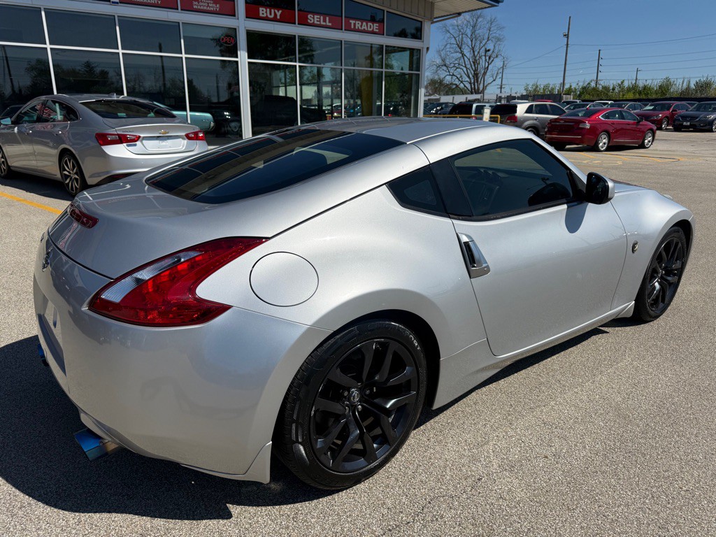 2015 Nissan 370Z Image 8