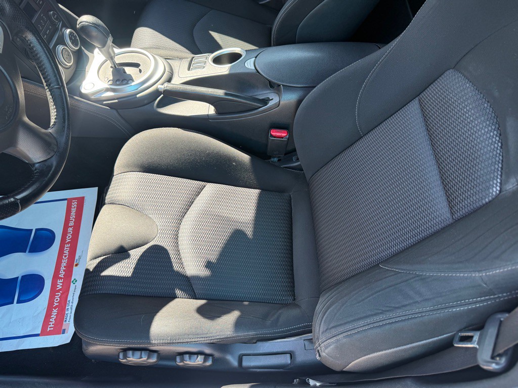 2015 Nissan 370Z Image 10