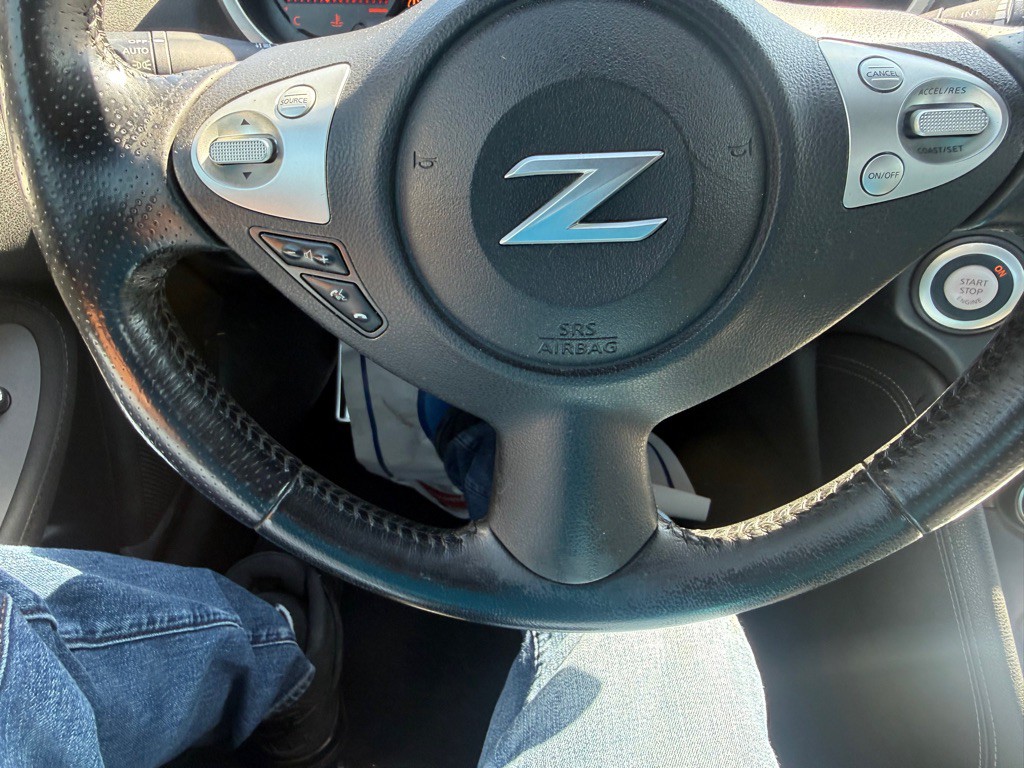 2015 Nissan 370Z Image 13