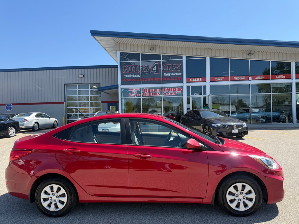 2016 Hyundai Accent Image 1