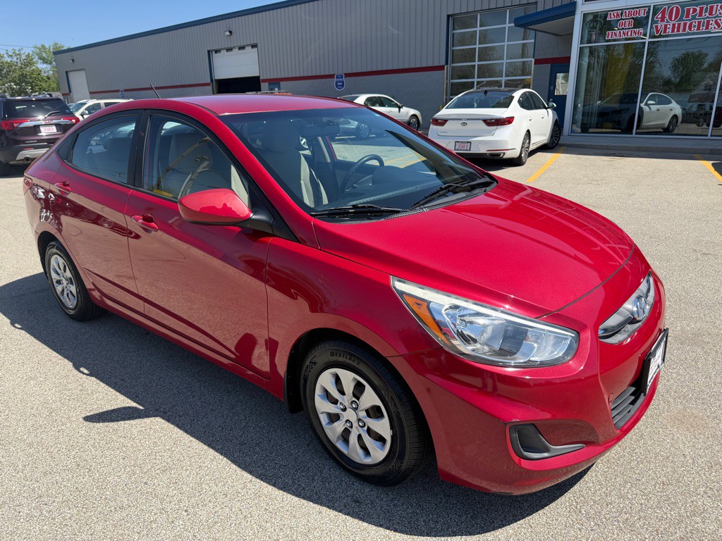 2016 Hyundai Accent Image 2