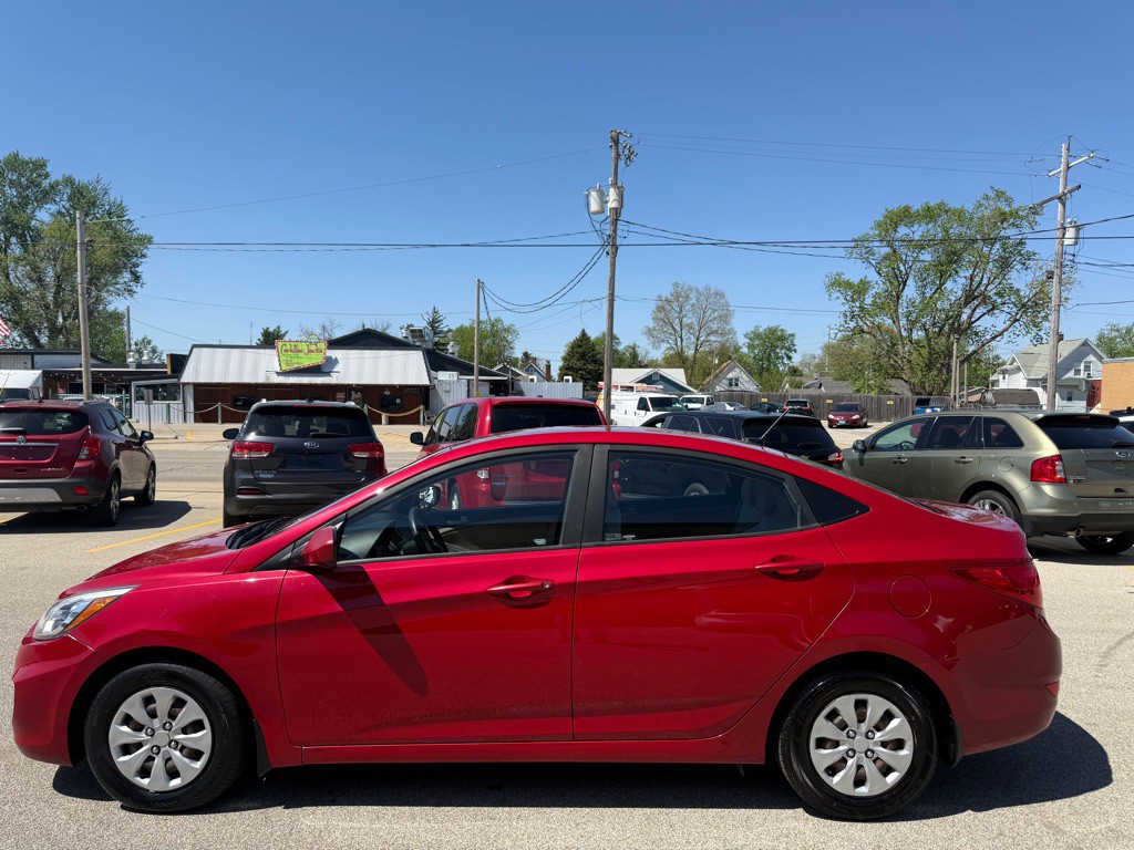 2016 Hyundai Accent Image 5