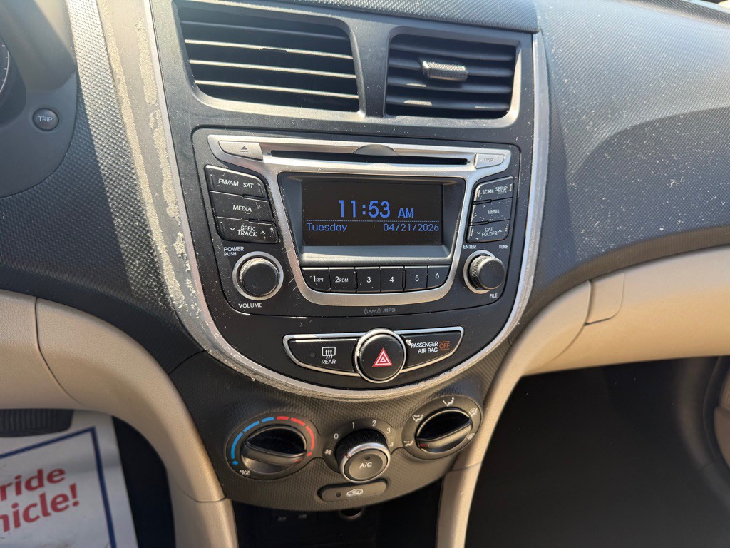 2016 Hyundai Accent Image 12