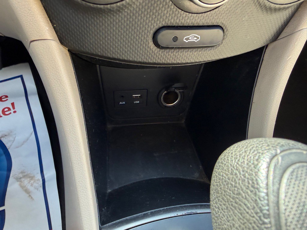 2016 Hyundai Accent Image 13