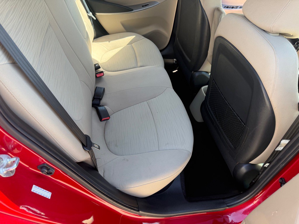 2016 Hyundai Accent Image 19