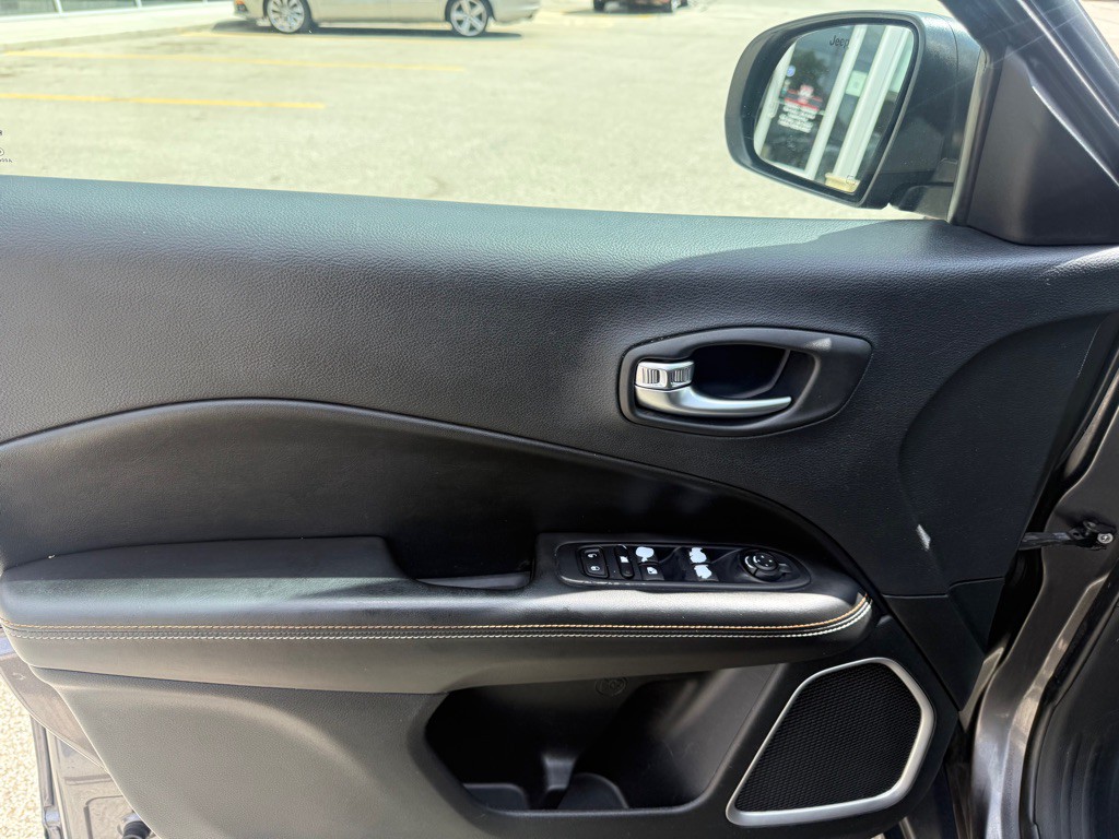 2019 Jeep Compass Image 9