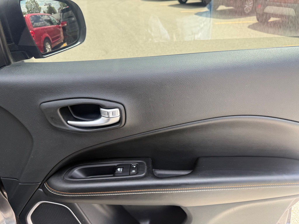 2019 Jeep Compass Image 18