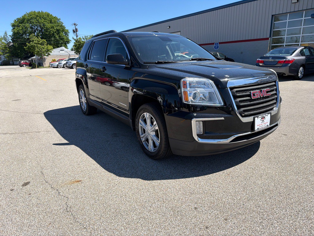 2017 GMC Terrain Image 2