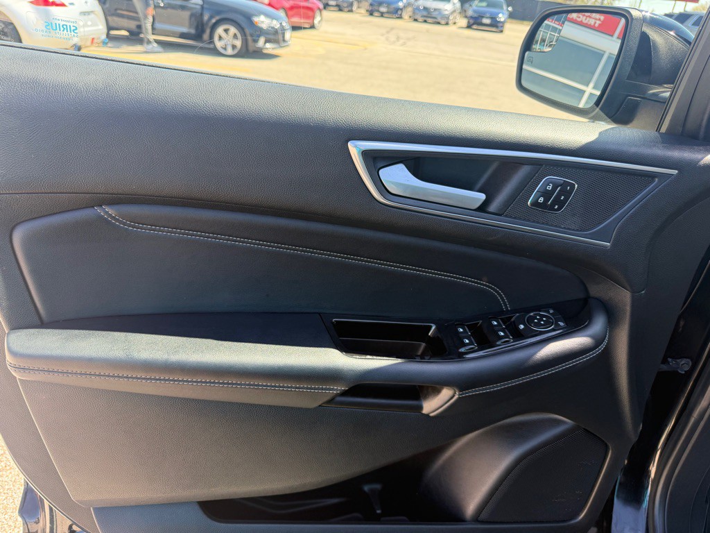 2018 Ford Edge Image 9