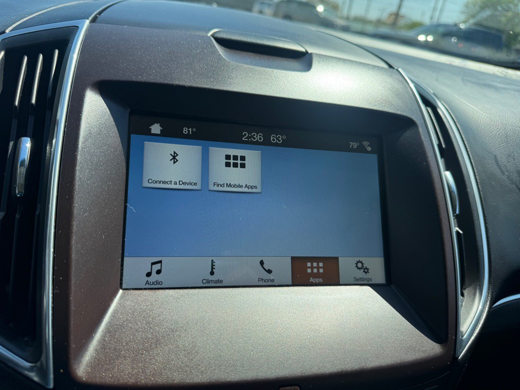2018 Ford Edge Image 15