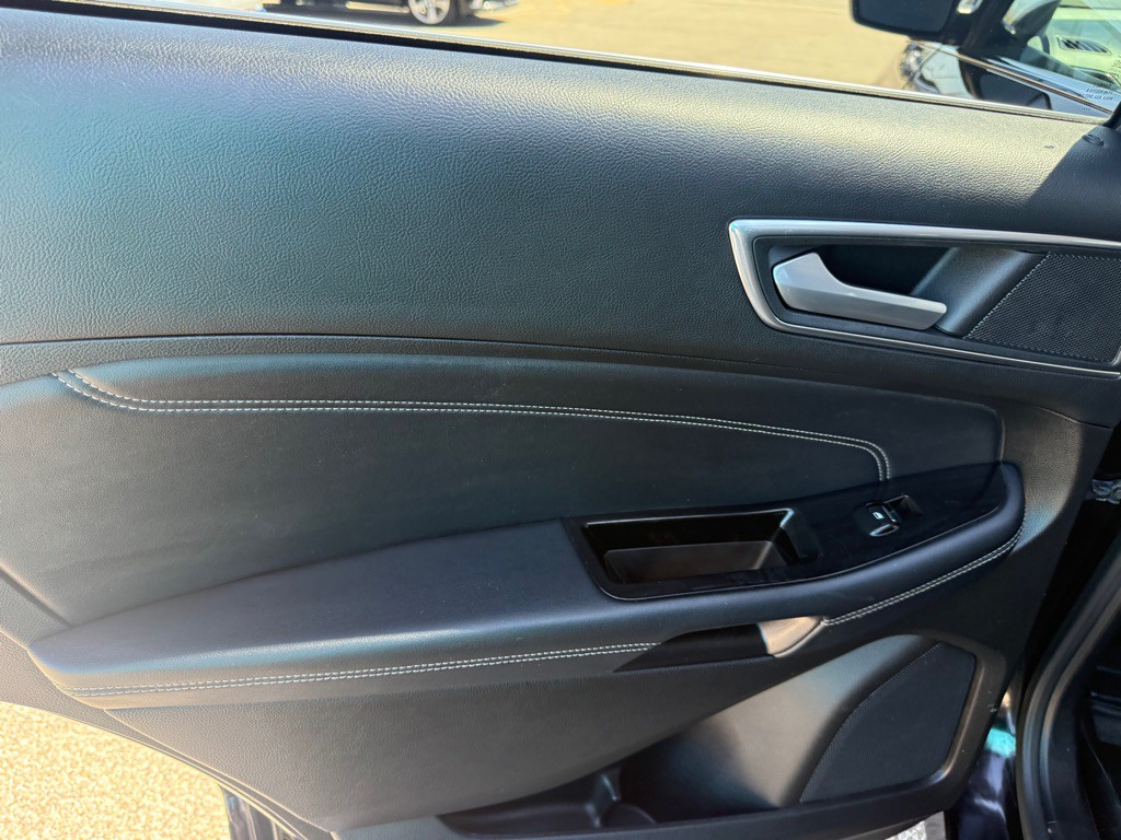 2018 Ford Edge Image 17