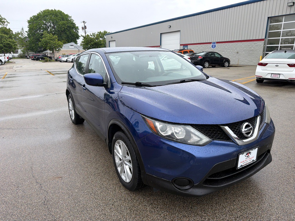 2018 Nissan Rogue Image 2