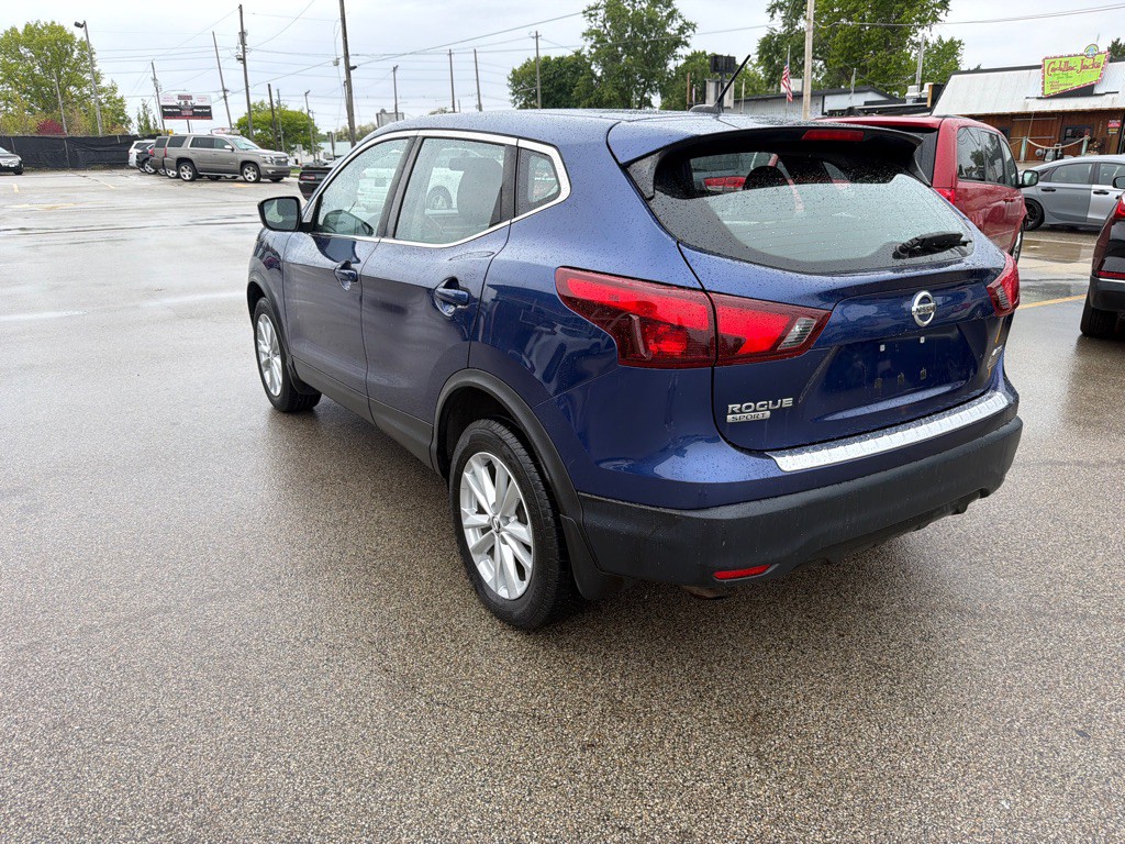 2018 Nissan Rogue Image 6