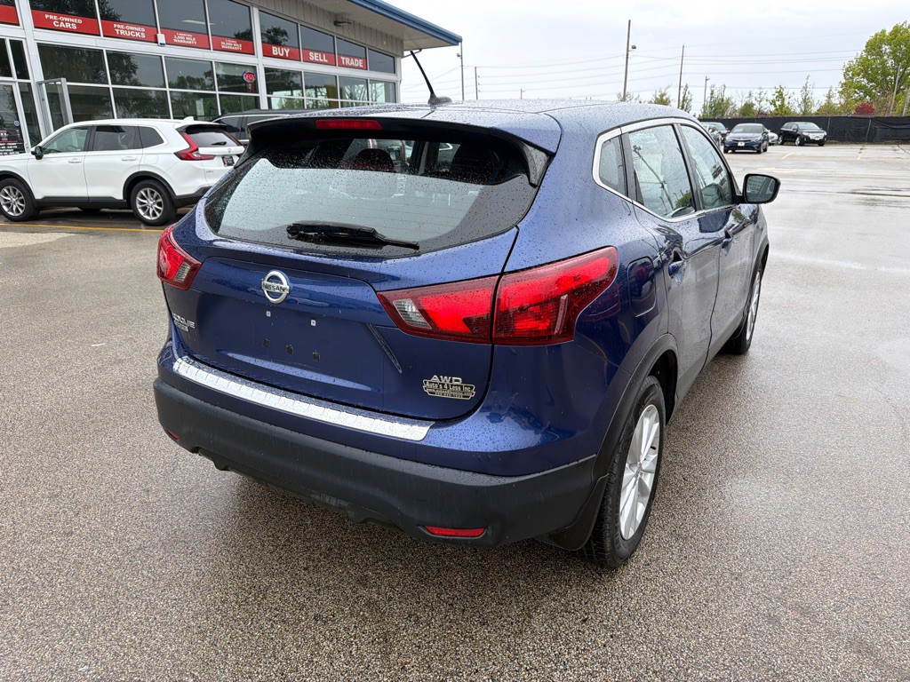 2018 Nissan Rogue Image 8