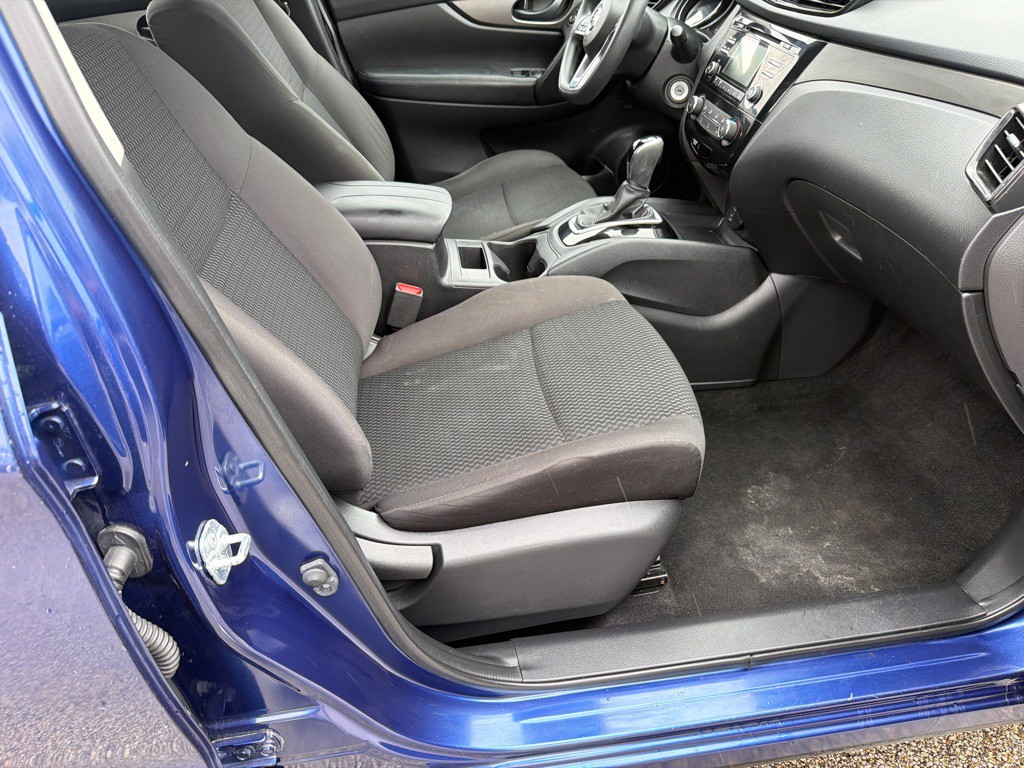 2018 Nissan Rogue Image 9