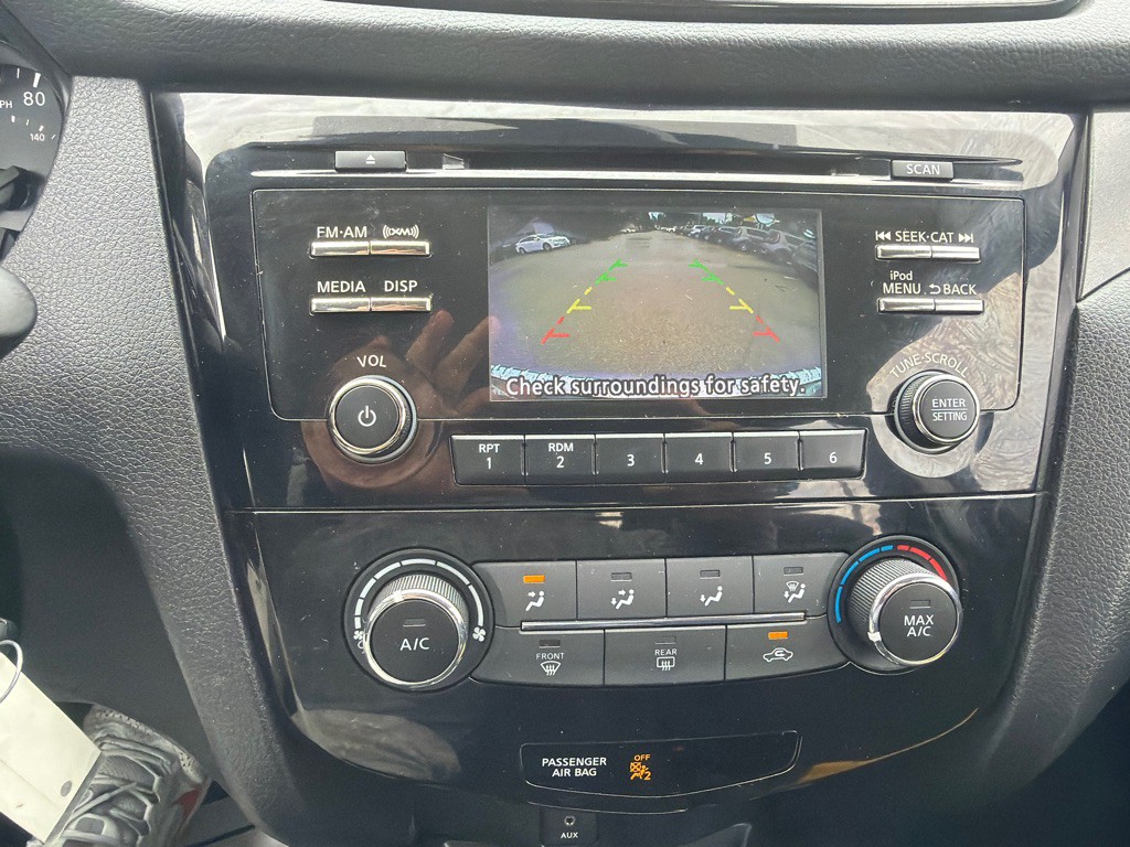 2018 Nissan Rogue Image 14
