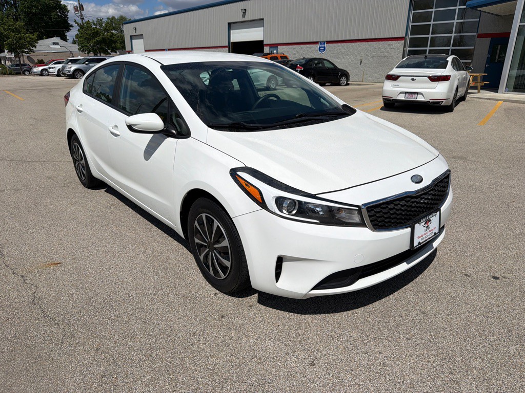 2017 Kia Forte Image 2