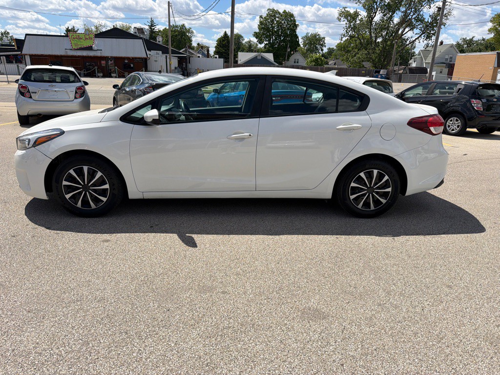 2017 Kia Forte Image 5