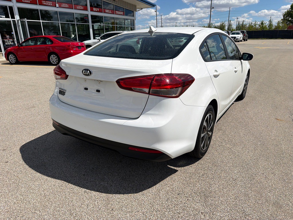 2017 Kia Forte Image 8