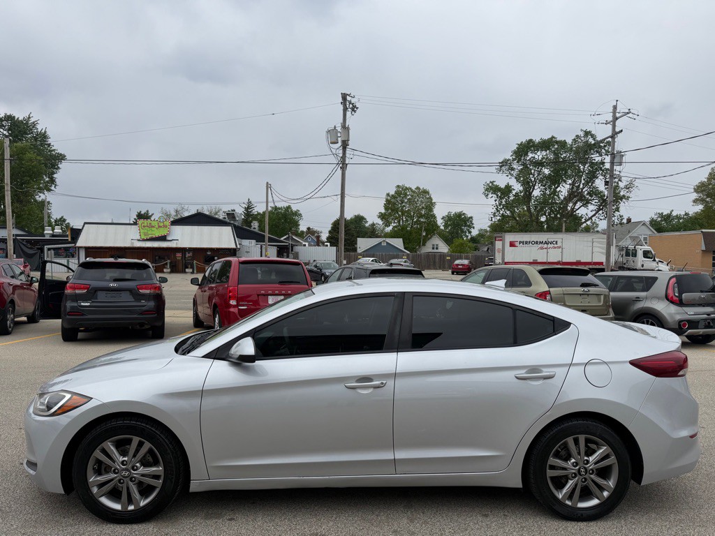 2018 Hyundai Elantra Image 5