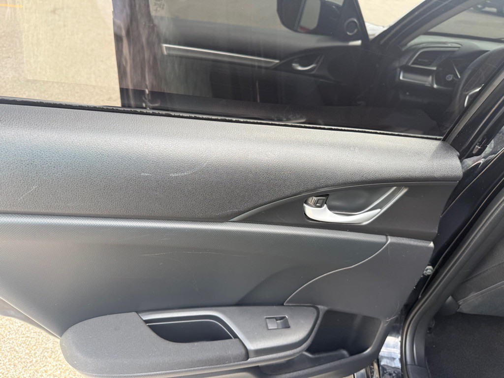 2017 Honda Civic Image 17