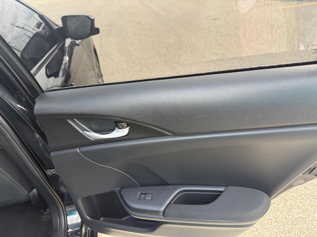 2017 Honda Civic Image 21