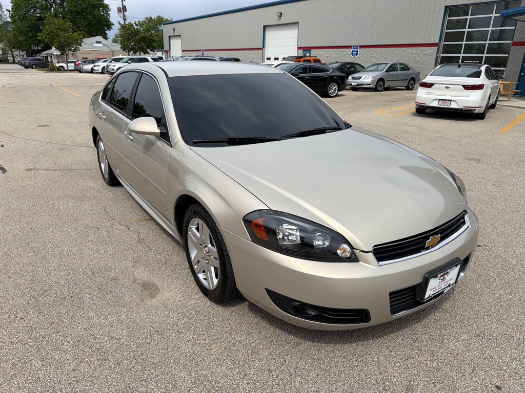 2010 Chevrolet Impala Image 2
