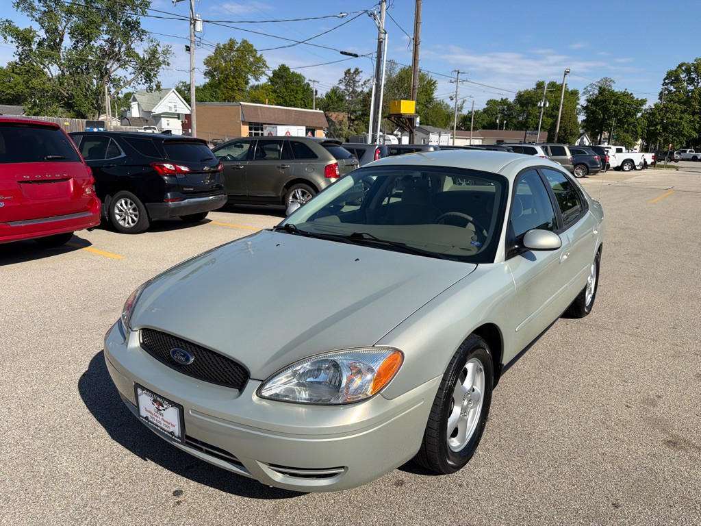 2004 Ford Taurus Image 4