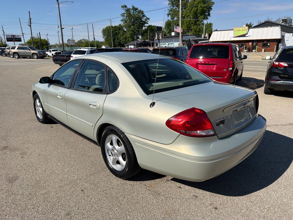 2004 Ford Taurus Image 6