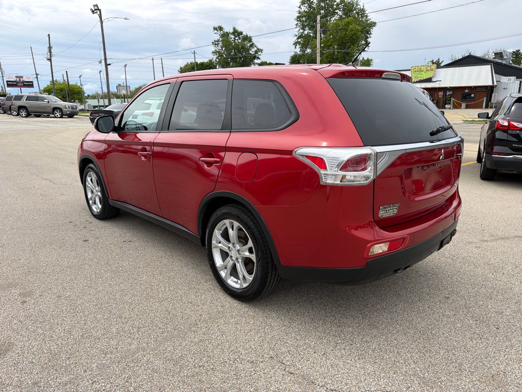 2015 Mitsubishi Outlander Image 6