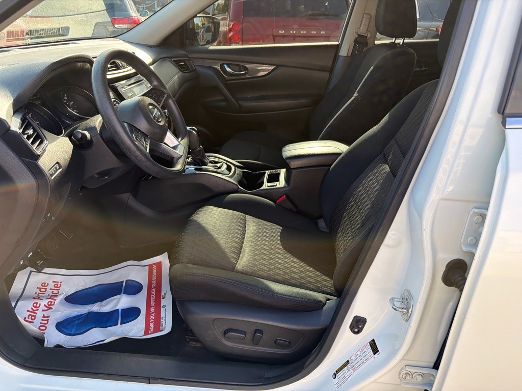 2017 Nissan Rogue Image 12