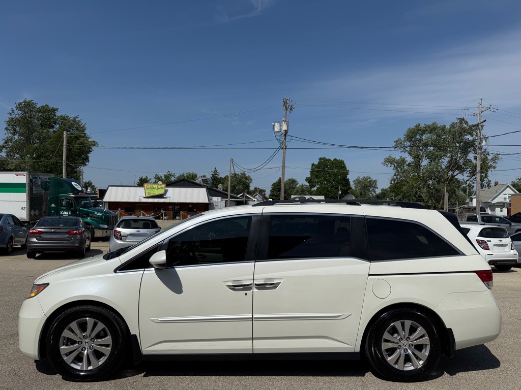 2017 Honda Odyssey Image 2