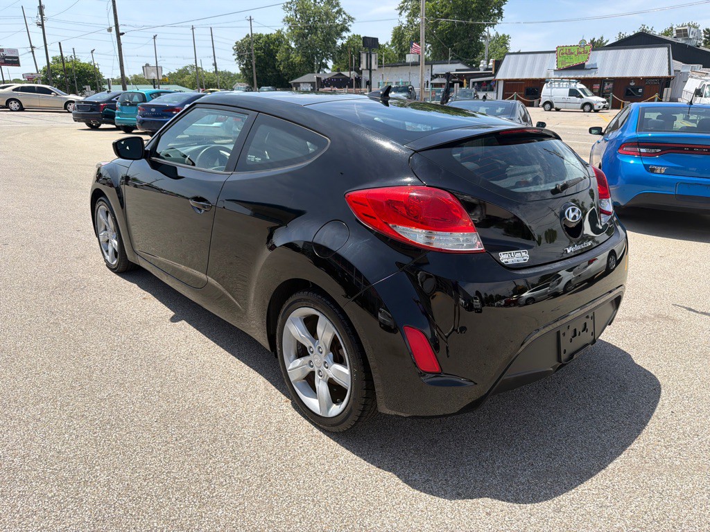 2015 Hyundai Veloster Image 6