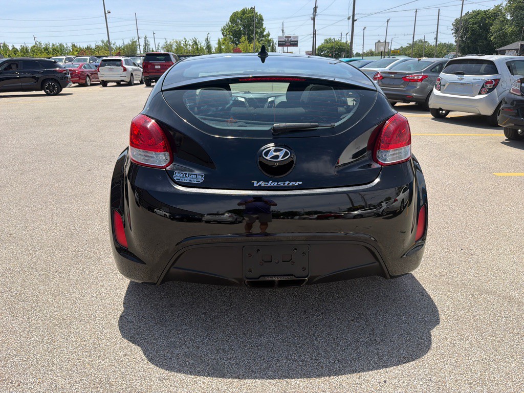 2015 Hyundai Veloster Image 7