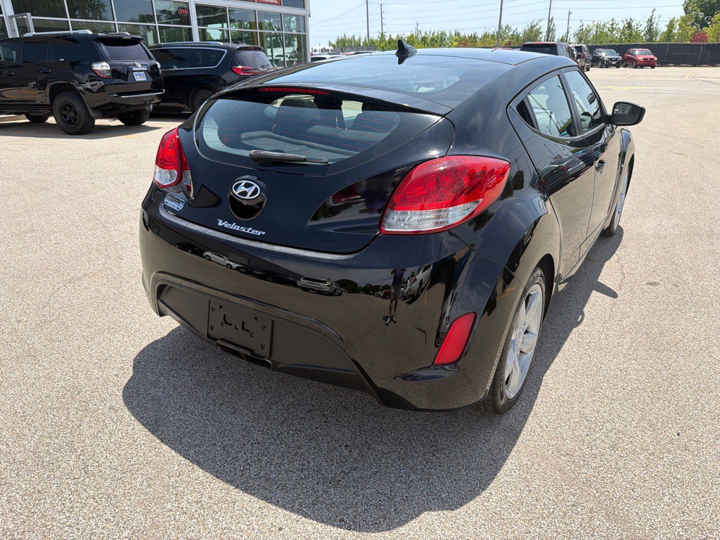 2015 Hyundai Veloster Image 8