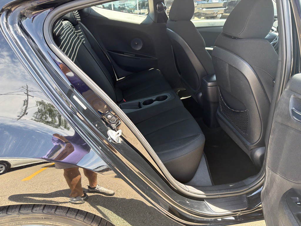 2015 Hyundai Veloster Image 10