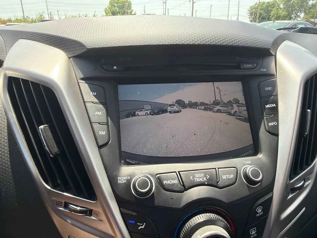 2015 Hyundai Veloster Image 13