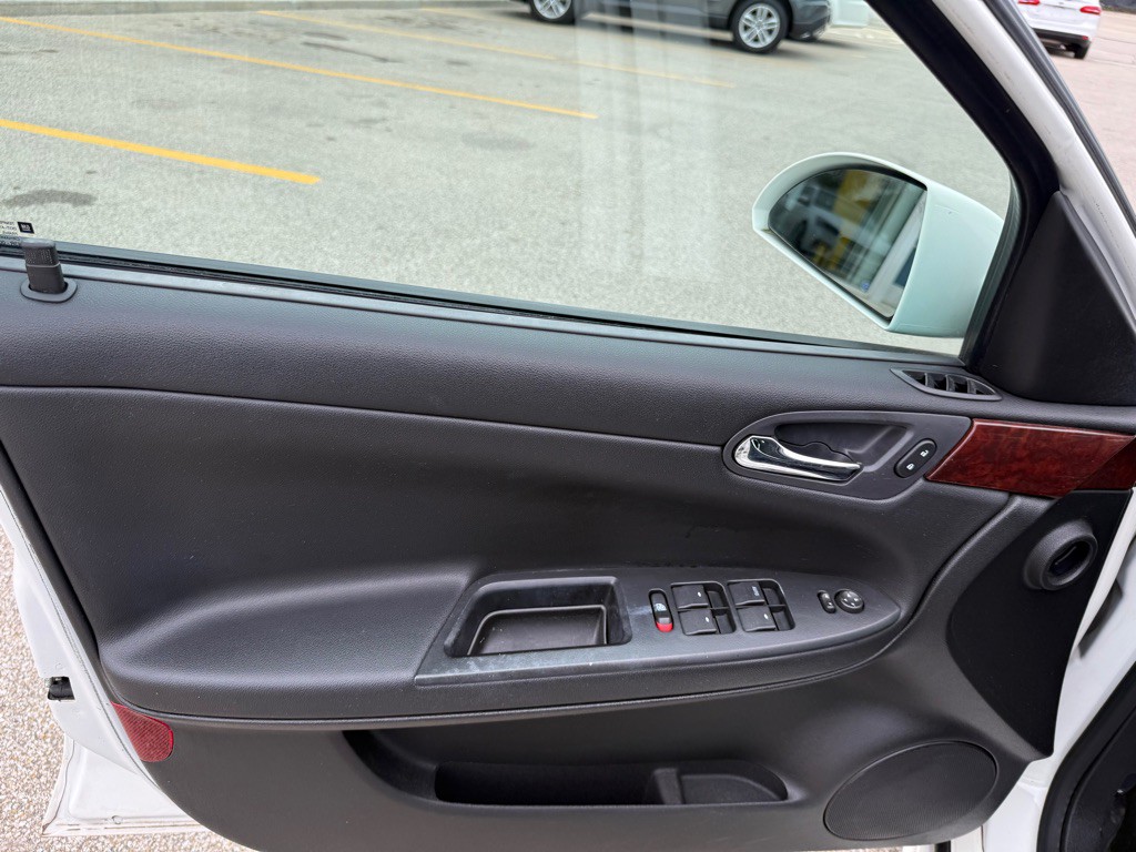 2009 Chevrolet Impala Image 9
