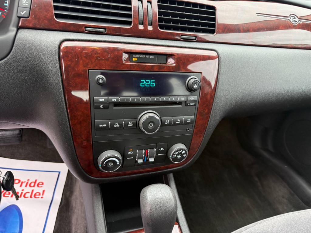 2009 Chevrolet Impala Image 13