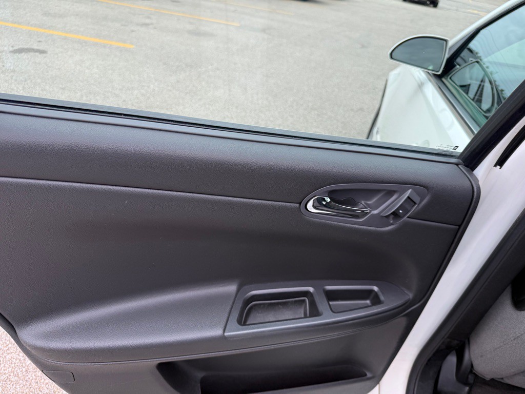 2009 Chevrolet Impala Image 14