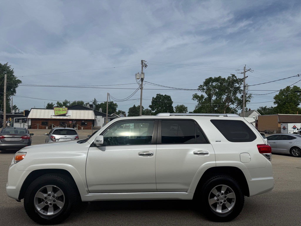 2010 Toyota 4Runner Image 2