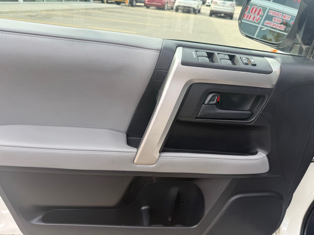 2010 Toyota 4Runner Image 9