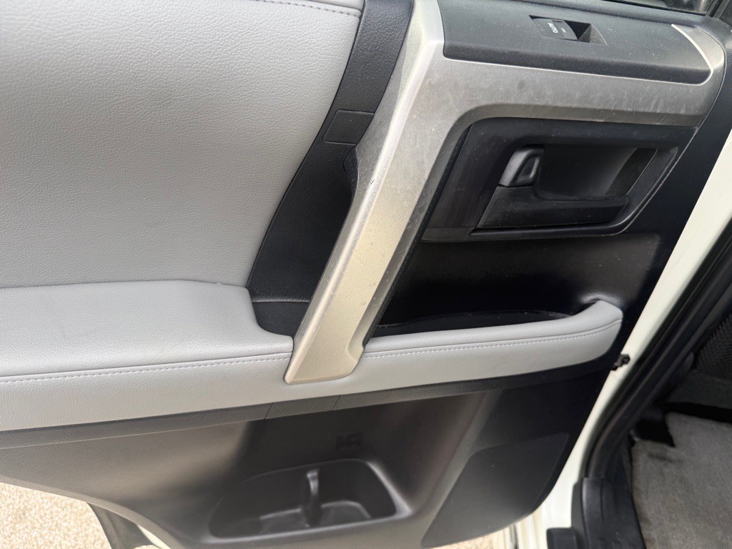 2010 Toyota 4Runner Image 15