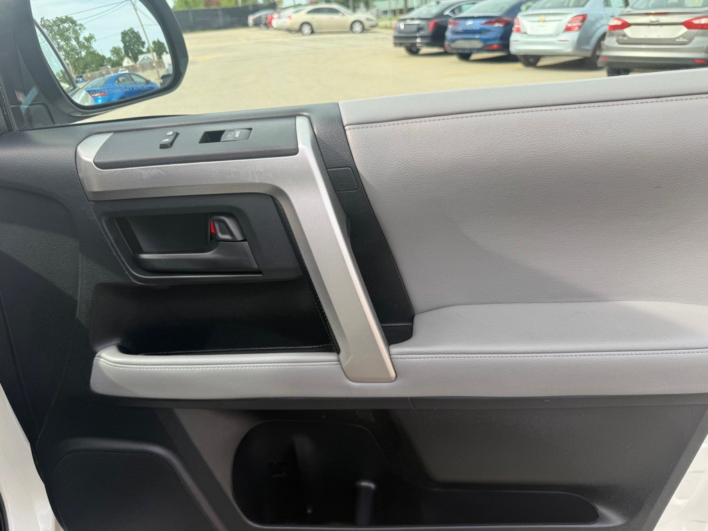 2010 Toyota 4Runner Image 21