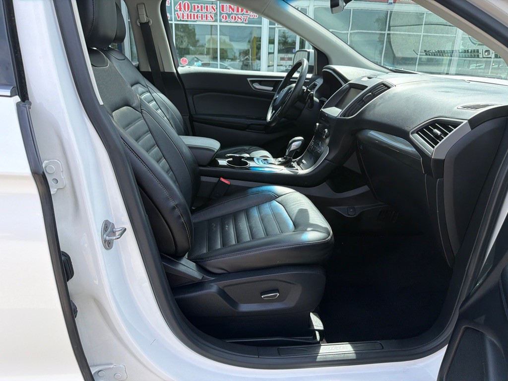 2015 Ford Edge Image 9