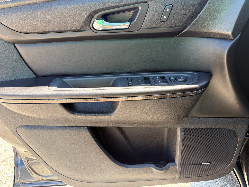 2015 GMC Acadia Image 16