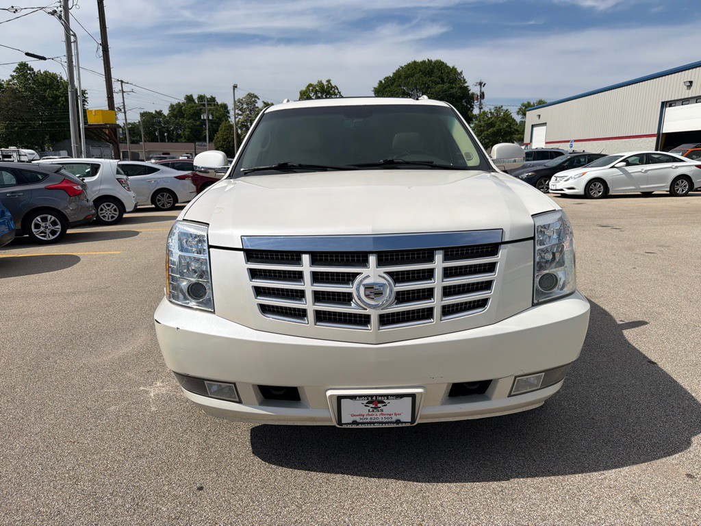 2010 Cadillac Escalade Image 3