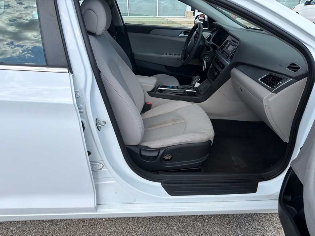 2015 Hyundai Sonata Image 9