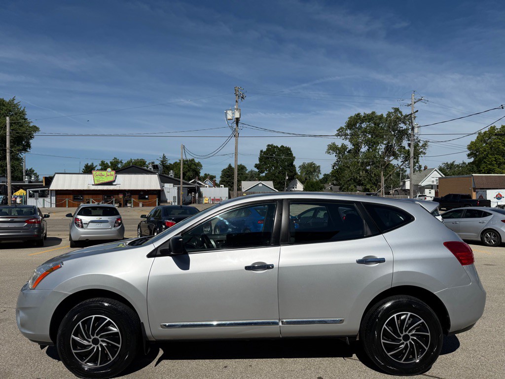 2013 Nissan Rogue Image 2